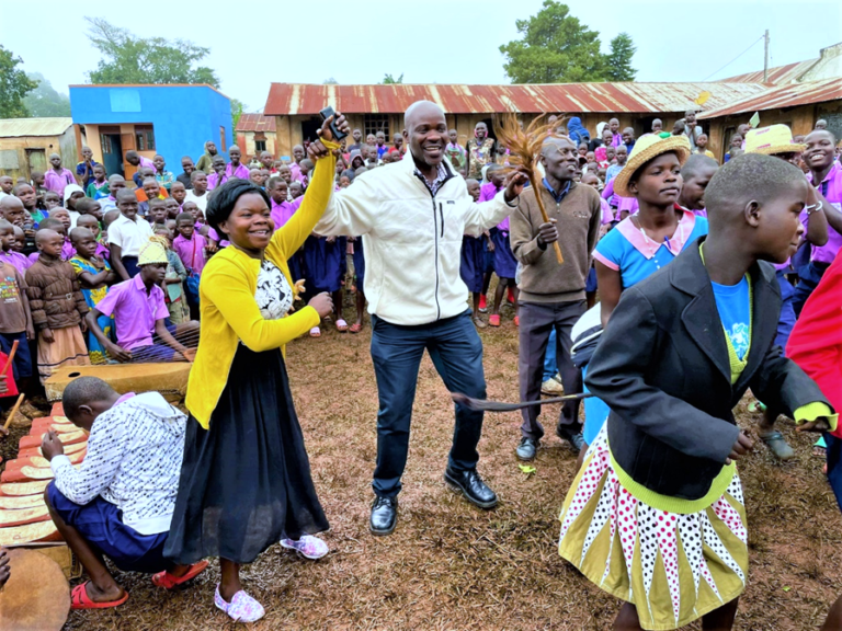 Children of Zeu PS Entertain Visitors From COOPERAID & NDNGOF in October 2023